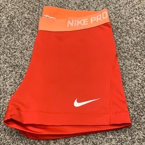 Nike Pro spandex, coral